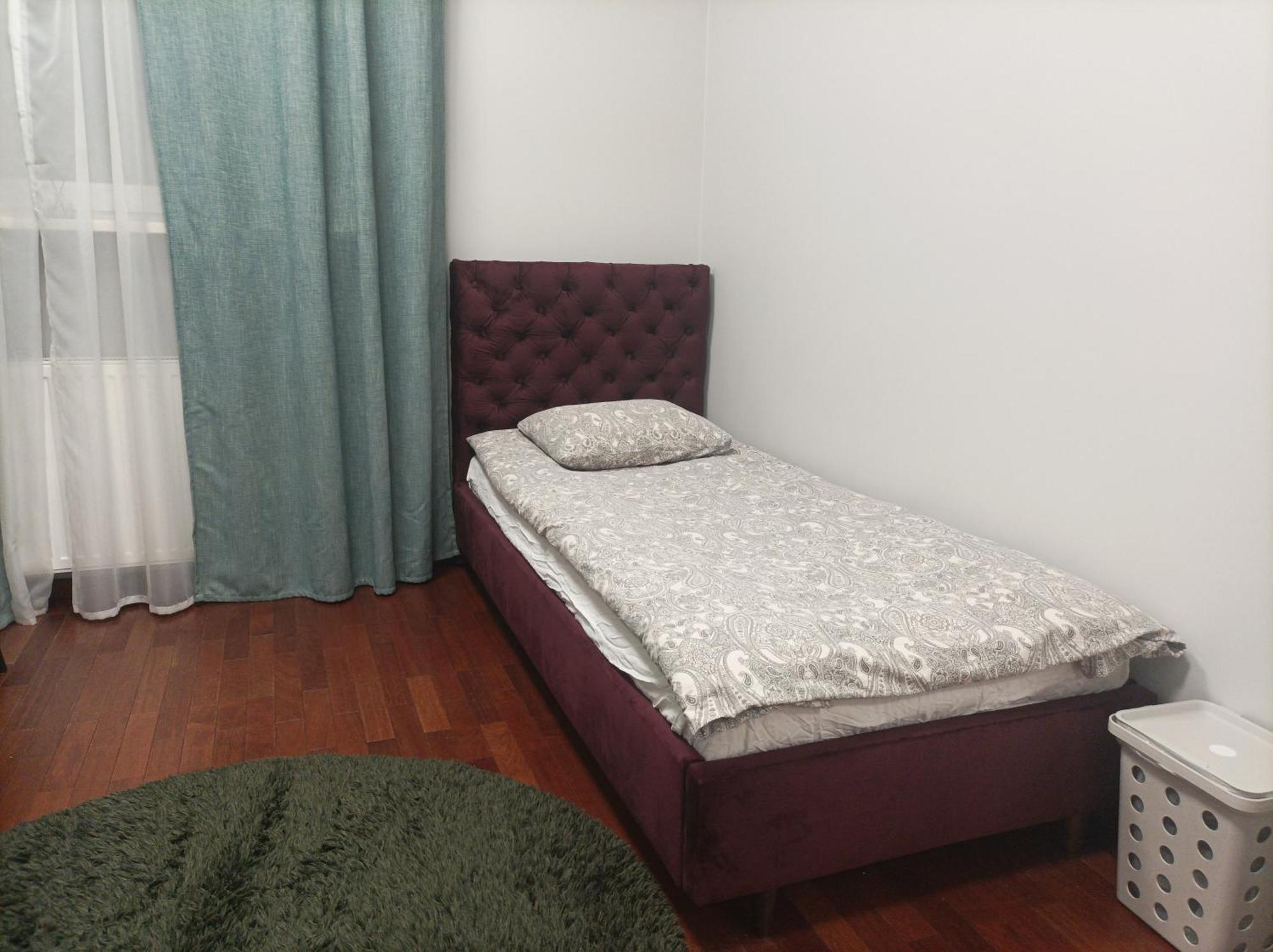 Solidarnosci155guestrooms Hostel *